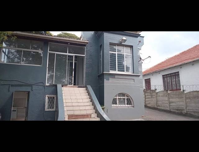 5 BEDROOM HOUSE FOR SALE IN WINDERMERE